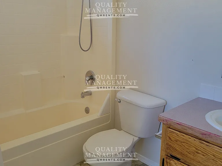 2104 E Olympic Ave — Photo 13