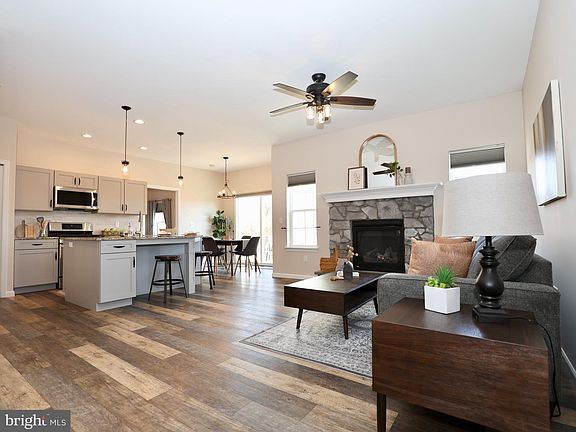 4th image of 411 Orchid Cir #L-0147