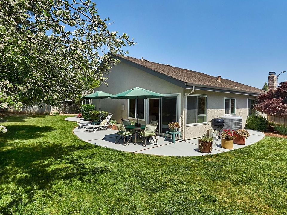 2nd image of 6475 Dwyer Ct