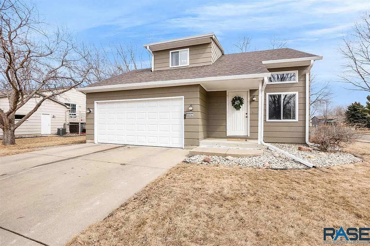 3212 S Greenwood Ave, Sioux Falls, SD 57106 | Zillow