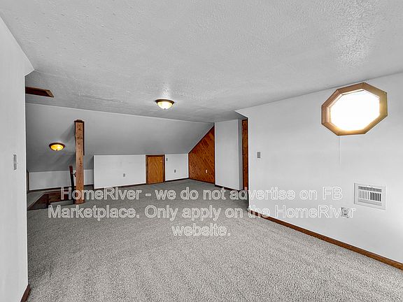 4th image of 604 Maple St