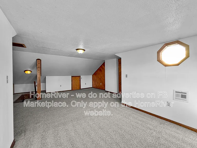 604 Maple St — Photo 4