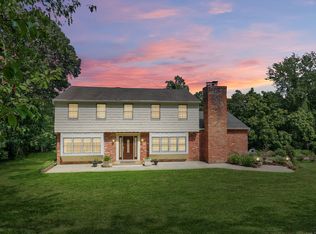 11 Ariel Road, Woodbridge, CT 06525