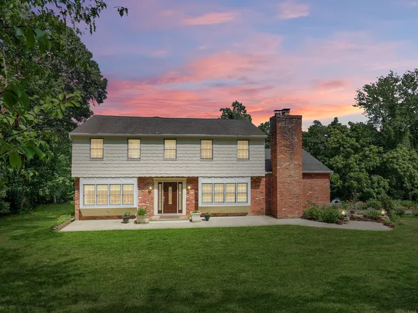 11 Ariel Road, Woodbridge, CT 06525