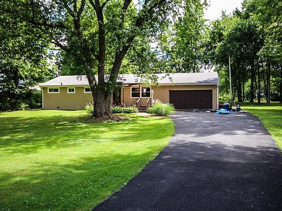3rd image of 663 Woodside Dr