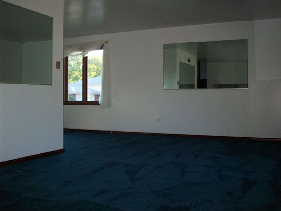 2nd image of 523 E 191st Pl