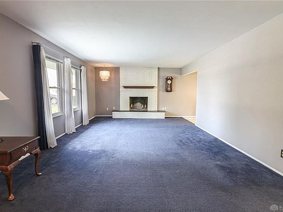 3rd image of 3424 Dahlia Dr