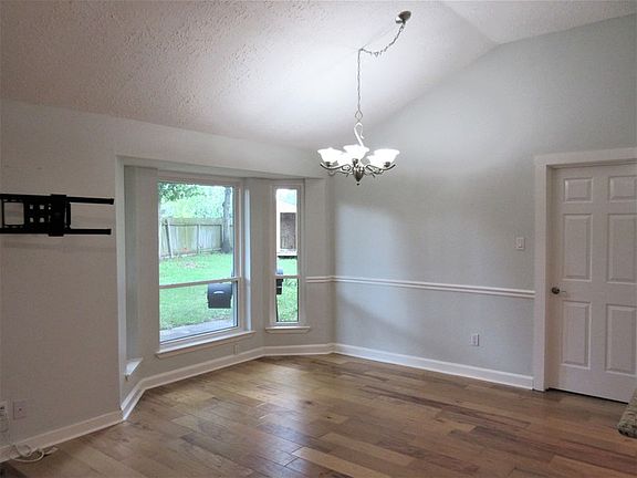 5th image of 7415 Wovenwood Ln