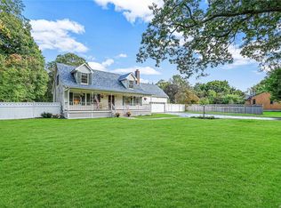 147 Halsey Manor Rd, Manorville, NY 11949