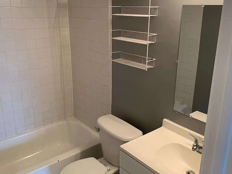 111 SW Madison Cir N — Photo 9