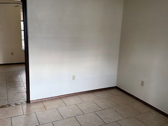 4th image of 903-904 Seville Ave