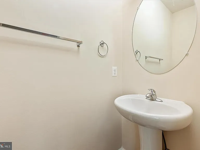109 Splendor Garden Way — Photo 29