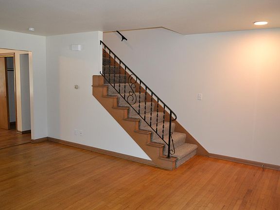 3rd image of 3308 Darwood Dr