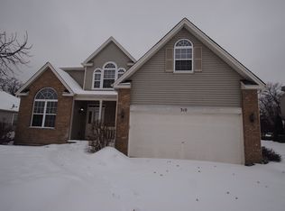 310 Greenview Ln, Lake Villa, IL