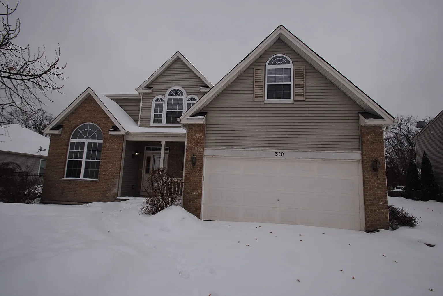 310 Greenview Ln photo 1
