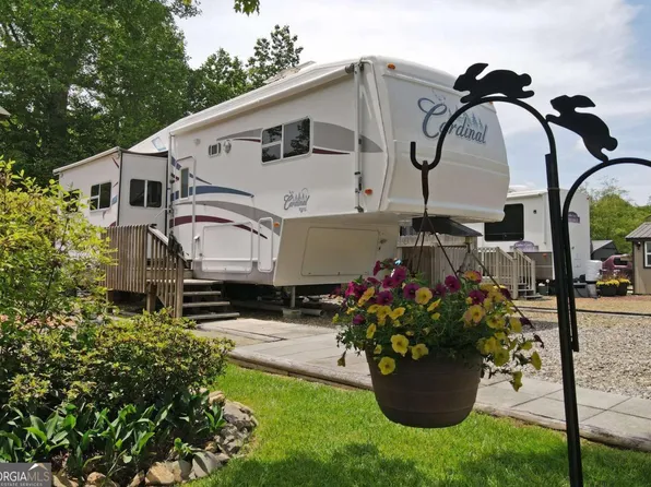 101 Flora Ln, Blairsville, GA 30512