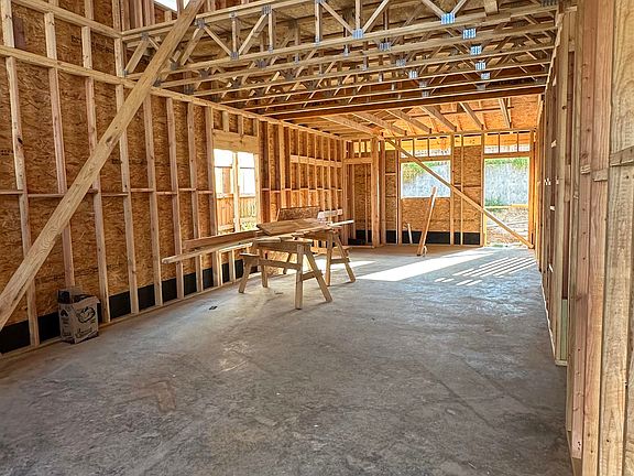 4th image of 5404 Raven Dr