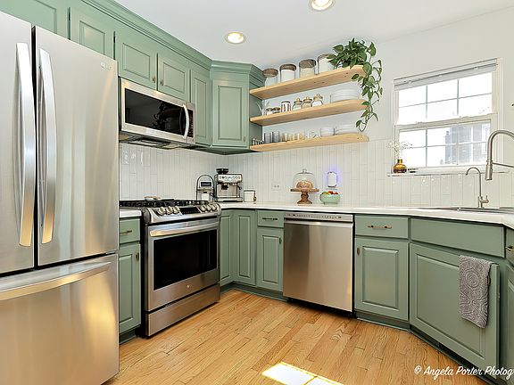 5th image of 740 Tiffany Ct