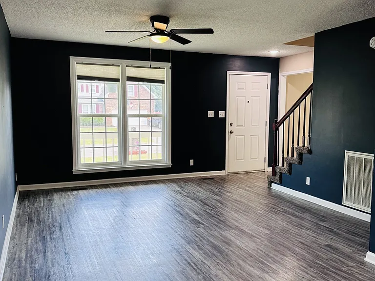 474 Bamburg Dr — Photo 5