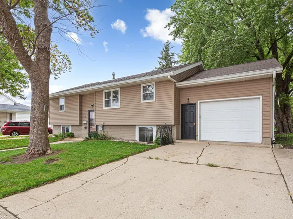 109 10th Ave SE, Waseca, MN 56093