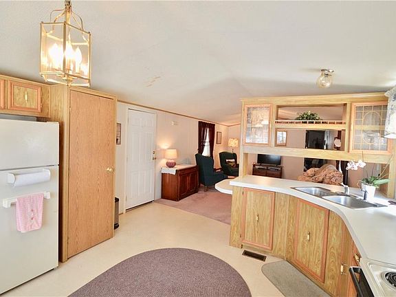 4th image of 6 Greenhaven Dr Unit 6