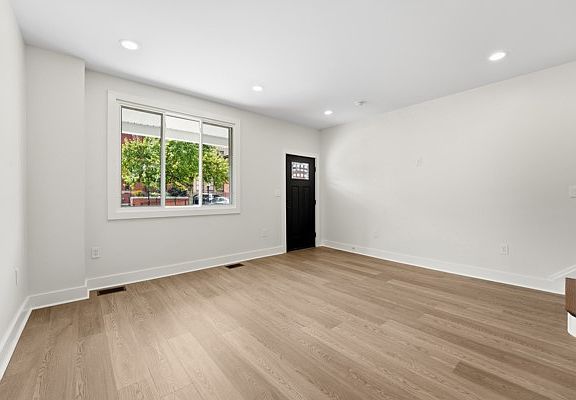 5th image of 155 S 19th St