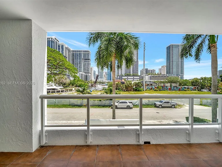 401 SW 4th Ave #203 — Photo 36