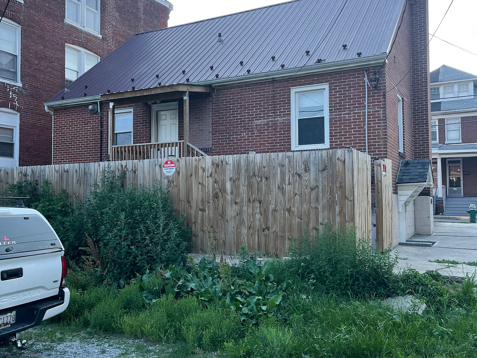 4 bed, 2300 sqft, $2,300 — Photo 2