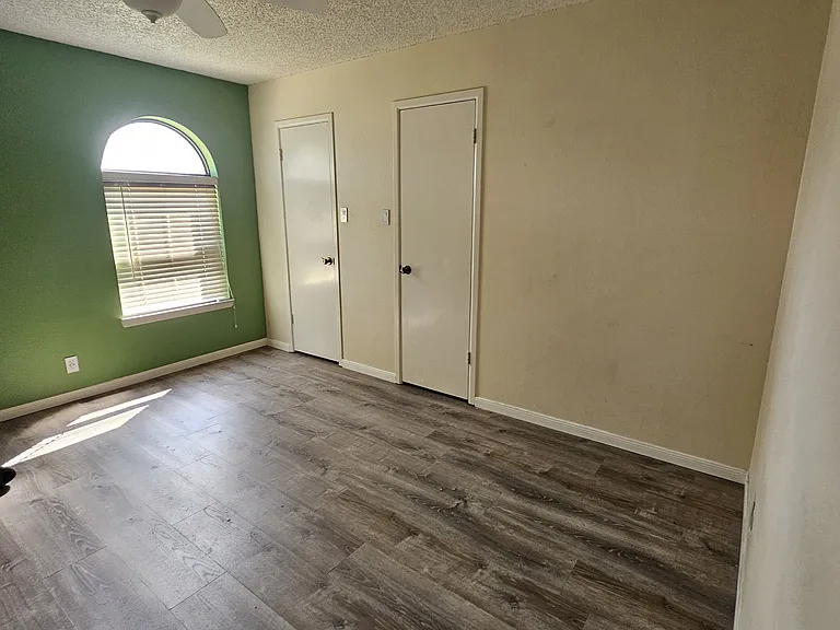 2402 Emerson Ct — Photo 7