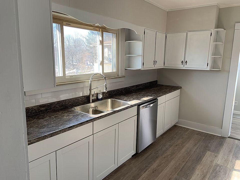 1st image of 180 Bowles Ave