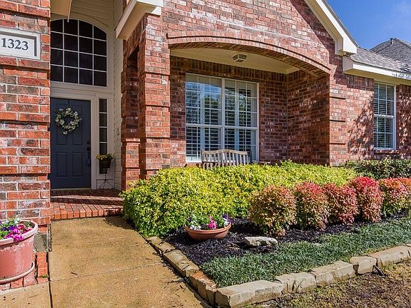 3rd image of 1323 Brimwood Dr