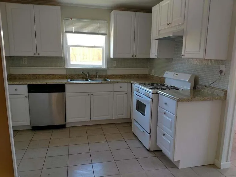 849-851 W Cambridge Ave — Photo 6