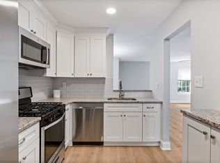 6 Village Ct, Mount Laurel, NJ 08054