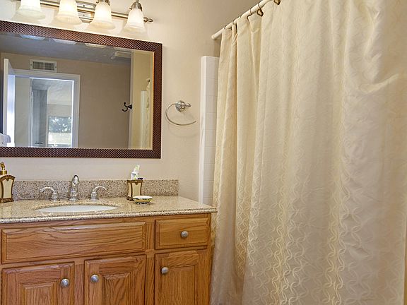 4th image of 725 Paradise Cove Way