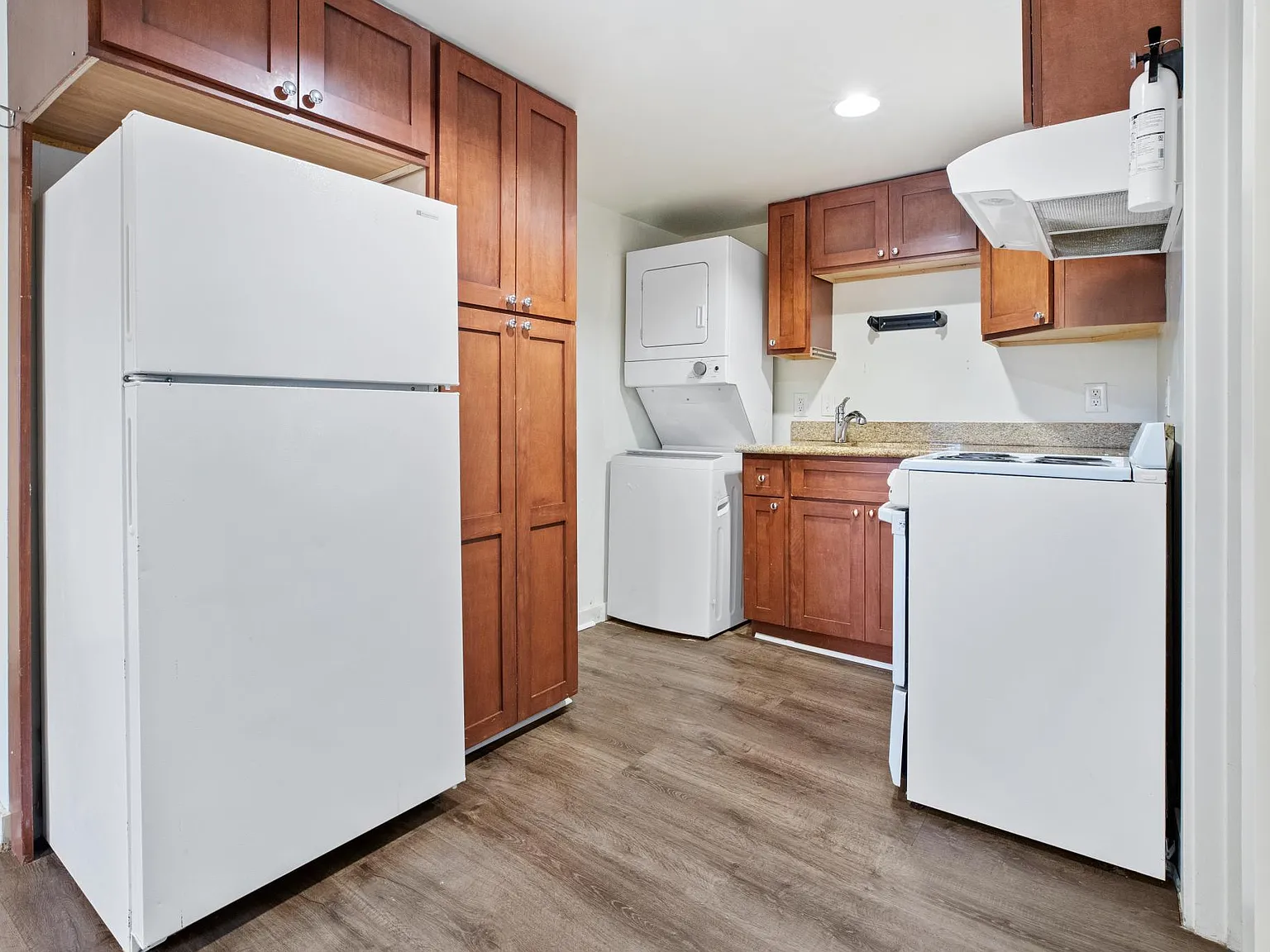 3 bed, 800 sqft, $2,995 — Photo 4