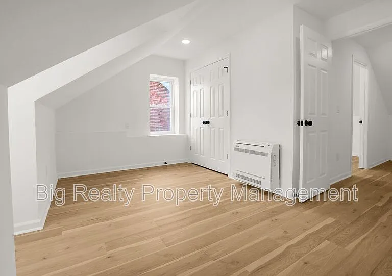 228 Bridge St #2 — Photo 23