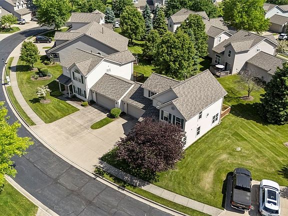 5th image of 16093 Primrose Cir
