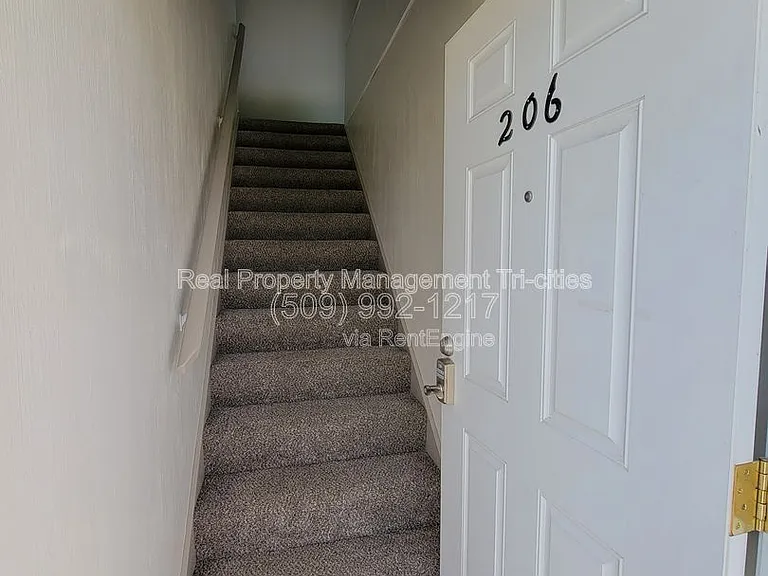 1817 W Cartmell St #206 — Photo 4