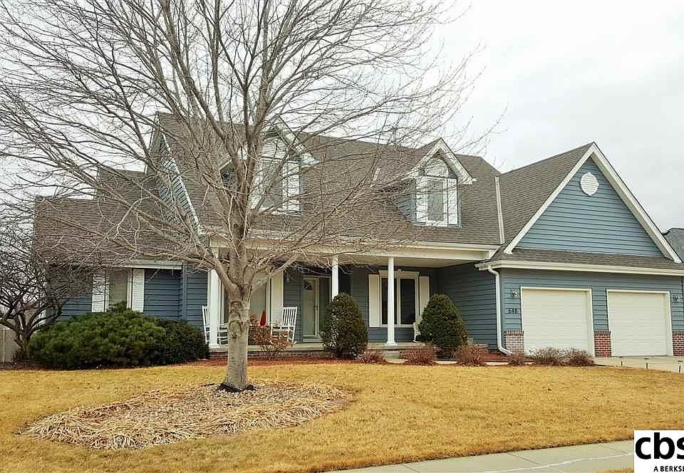 1st image of 648 Bailey Dr