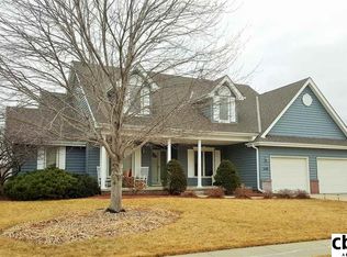 648 Bailey Dr, Papillion, NE 68046