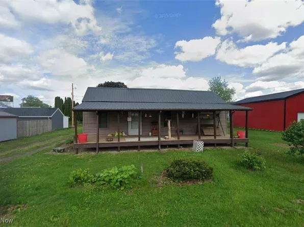 435 Oxford Ave, Newcomerstown, OH 43832