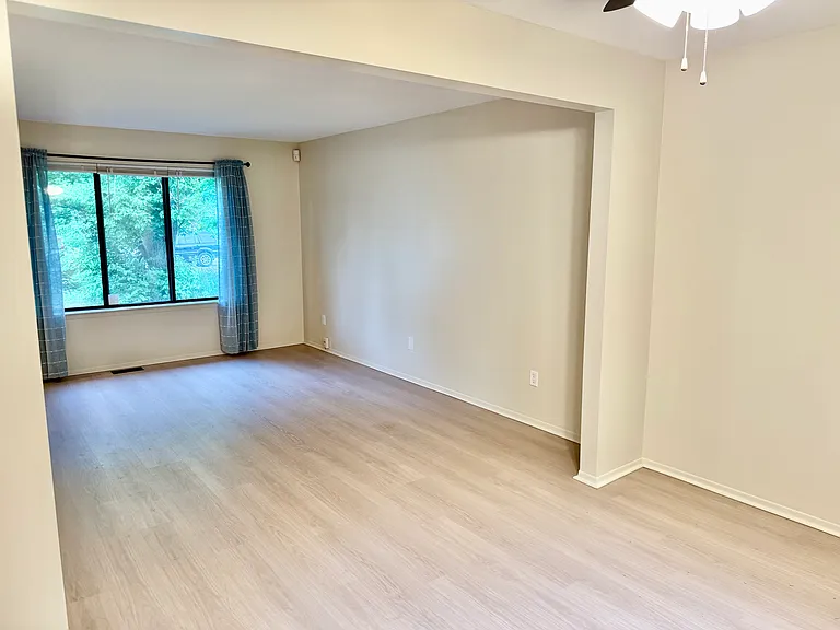 1073 Rue Willette Blvd — Photo 3