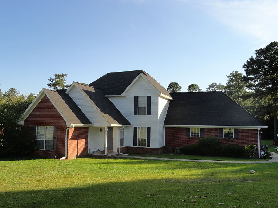 House with 1.84 acres