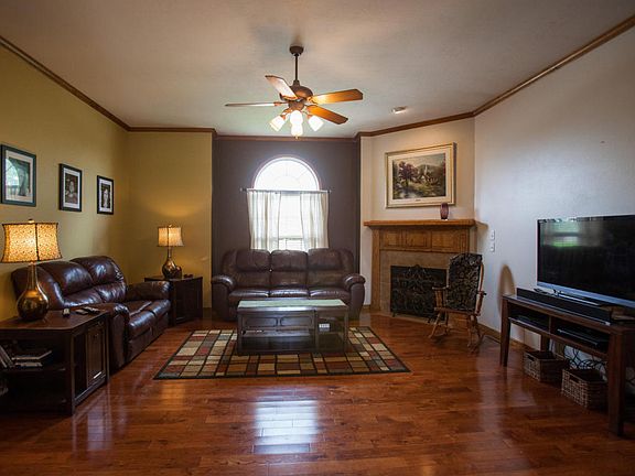 2nd image of 505 Chandler Dr