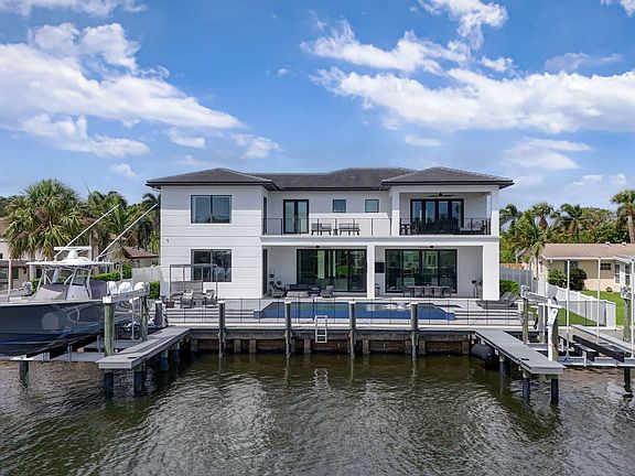 3rd image of 824 Shore Drive
