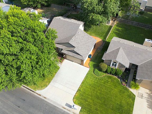 2nd image of 10810 W Rolling Hills Dr