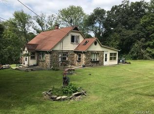 4 Circle Dr, Monroe, NY 10950