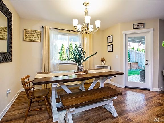 Eating Area with Great Natural Light.