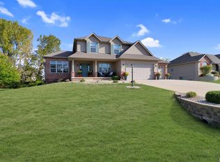 305 Hannah Dr, Germantown Hills, IL 61548