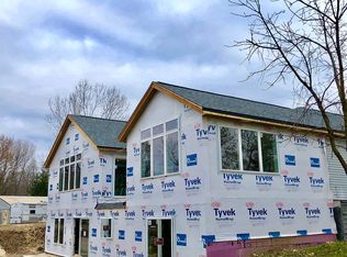 175 Sunset Ln, Cedarburg, WI 53012